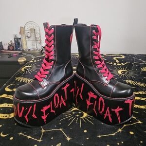 BNWOT "you'll float too" It Movie Platform Boots